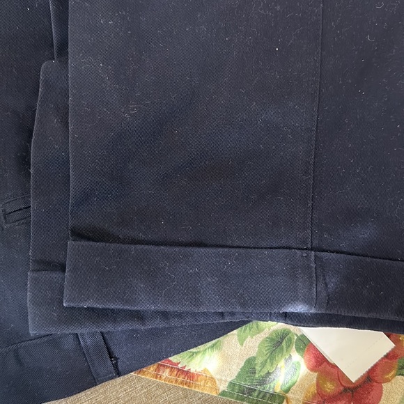 CHAPS all cotton twill pleated relaxed fit wrinkle resistant pants - Picture 3 of 4